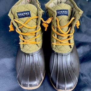 Sperry Waterproof Duck Boot Women’s 8 1/2 Like new!